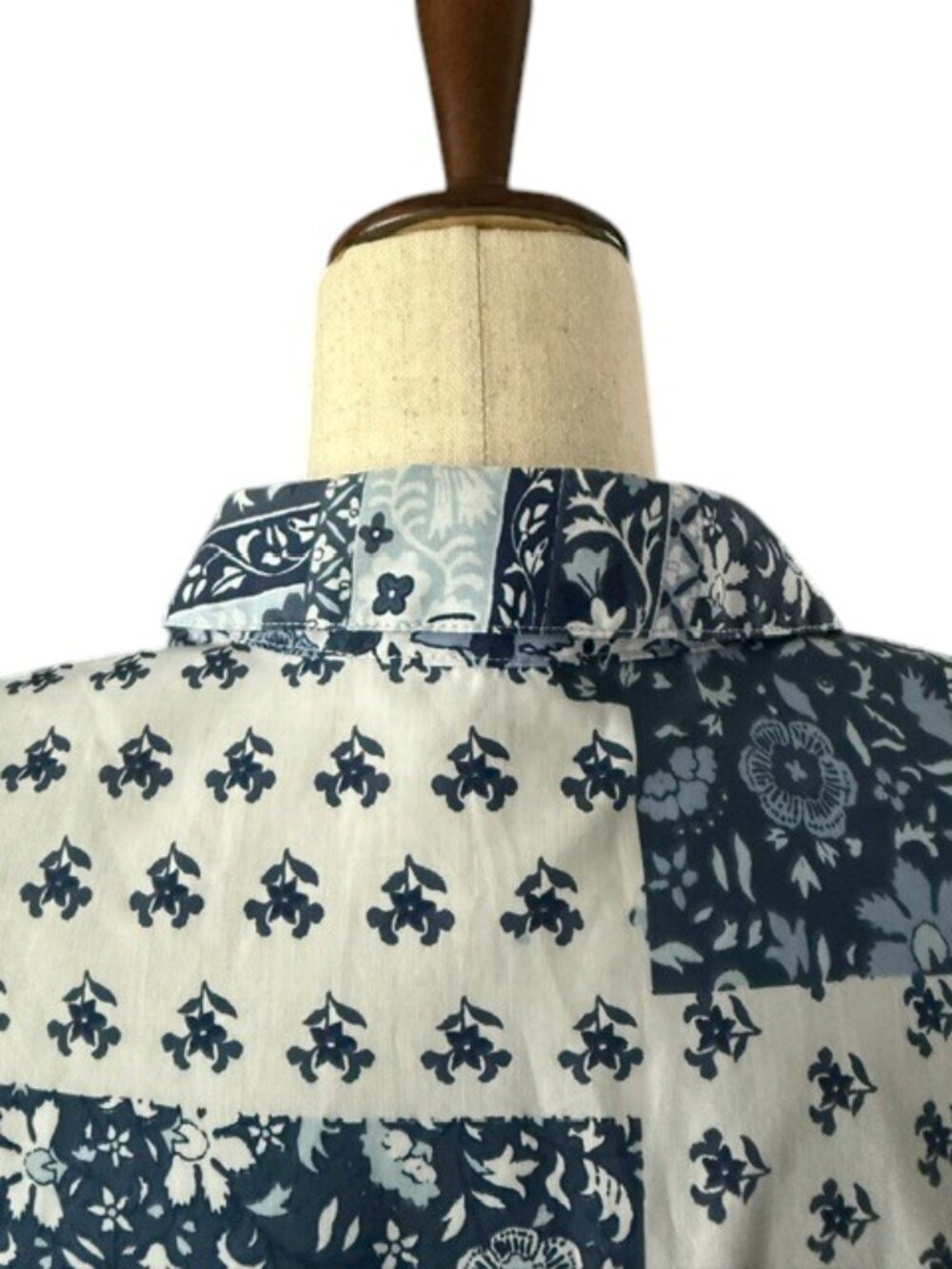Woman Within Perfect Sleeveless Shirt French Blue Patched Paisley Plus 14/16 NWO - Picture 12 of 16
